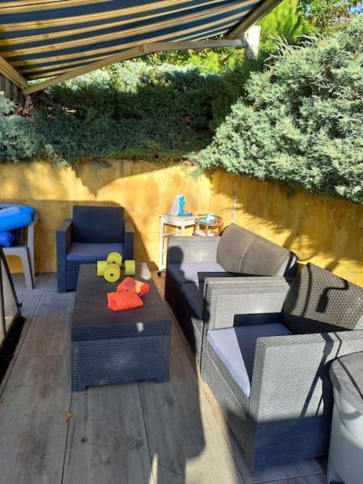 Bas De Villa, 2 Terrasses, Piscine, Spa, Sauna... Neffes Eksteriør bilde