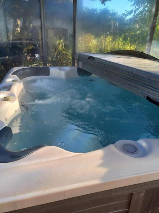 Bas De Villa, 2 Terrasses, Piscine, Spa, Sauna... Neffes Eksteriør bilde